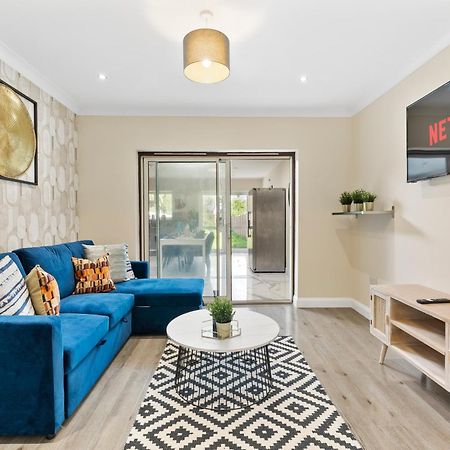 Stylish Wembley Gem - Parking -Sleeps 14 Londres Exterior foto