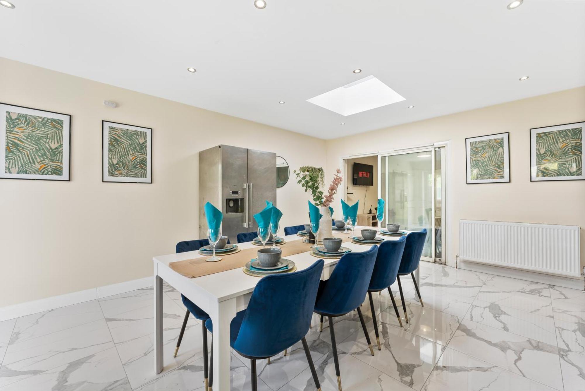 Stylish Wembley Gem - Parking -Sleeps 14 Londres Exterior foto
