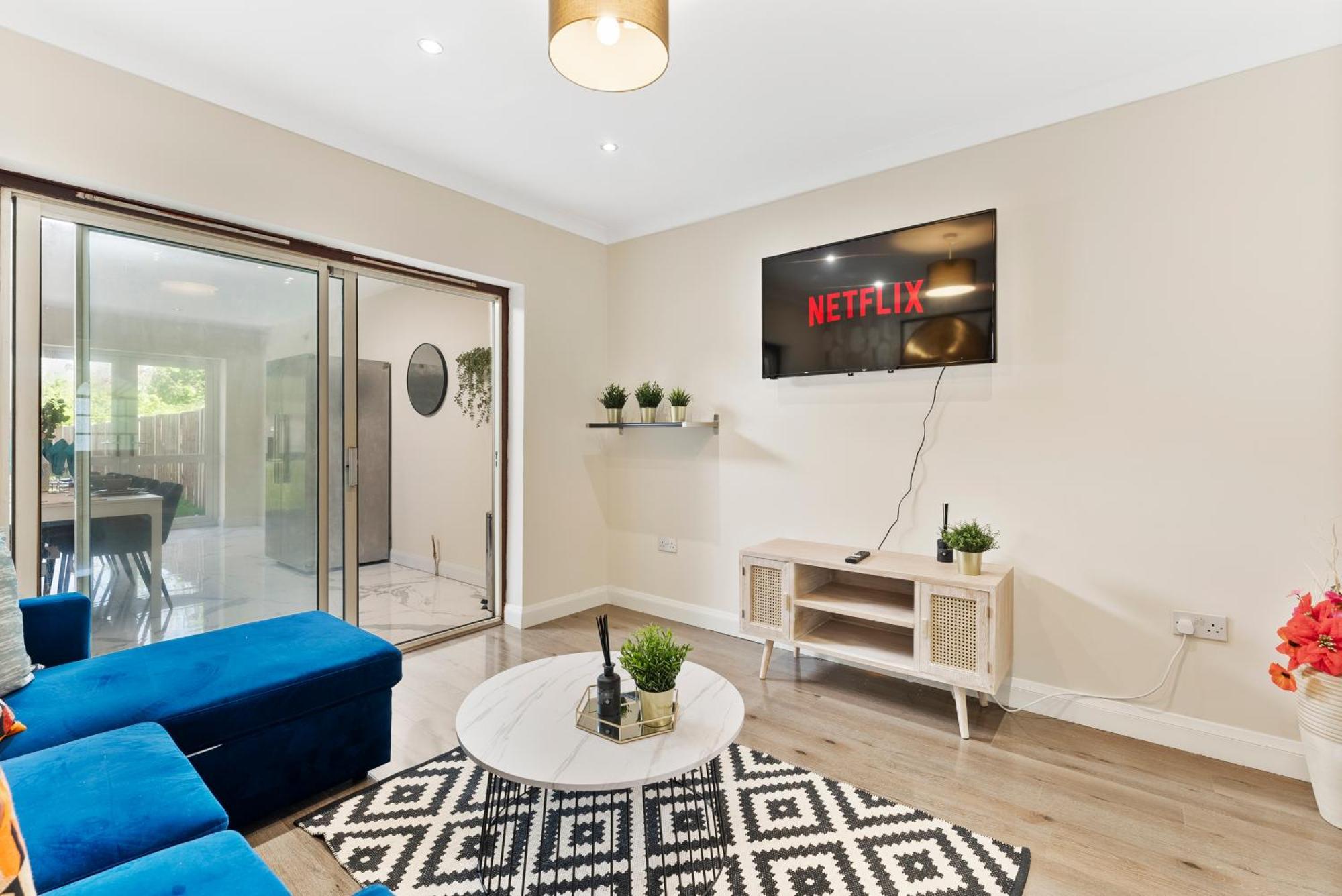 Stylish Wembley Gem - Parking -Sleeps 14 Londres Exterior foto