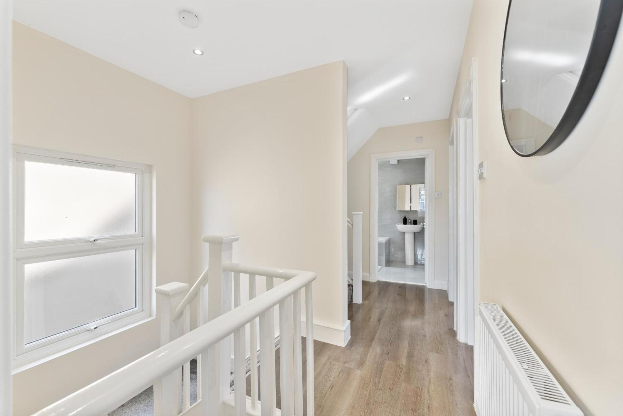 Stylish Wembley Gem - Parking -Sleeps 14 Londres Exterior foto