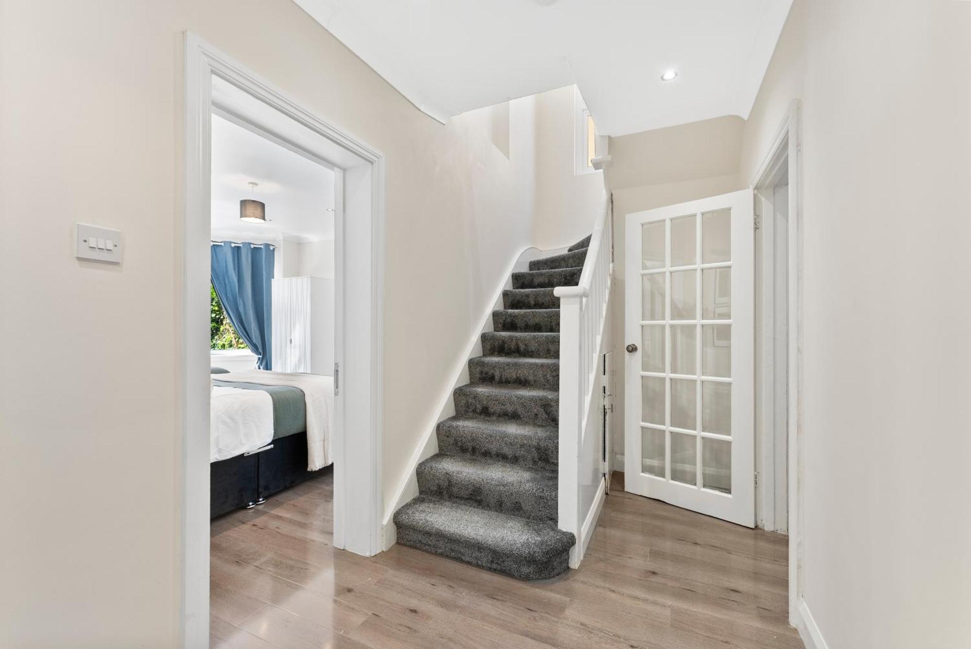 Stylish Wembley Gem - Parking -Sleeps 14 Londres Exterior foto