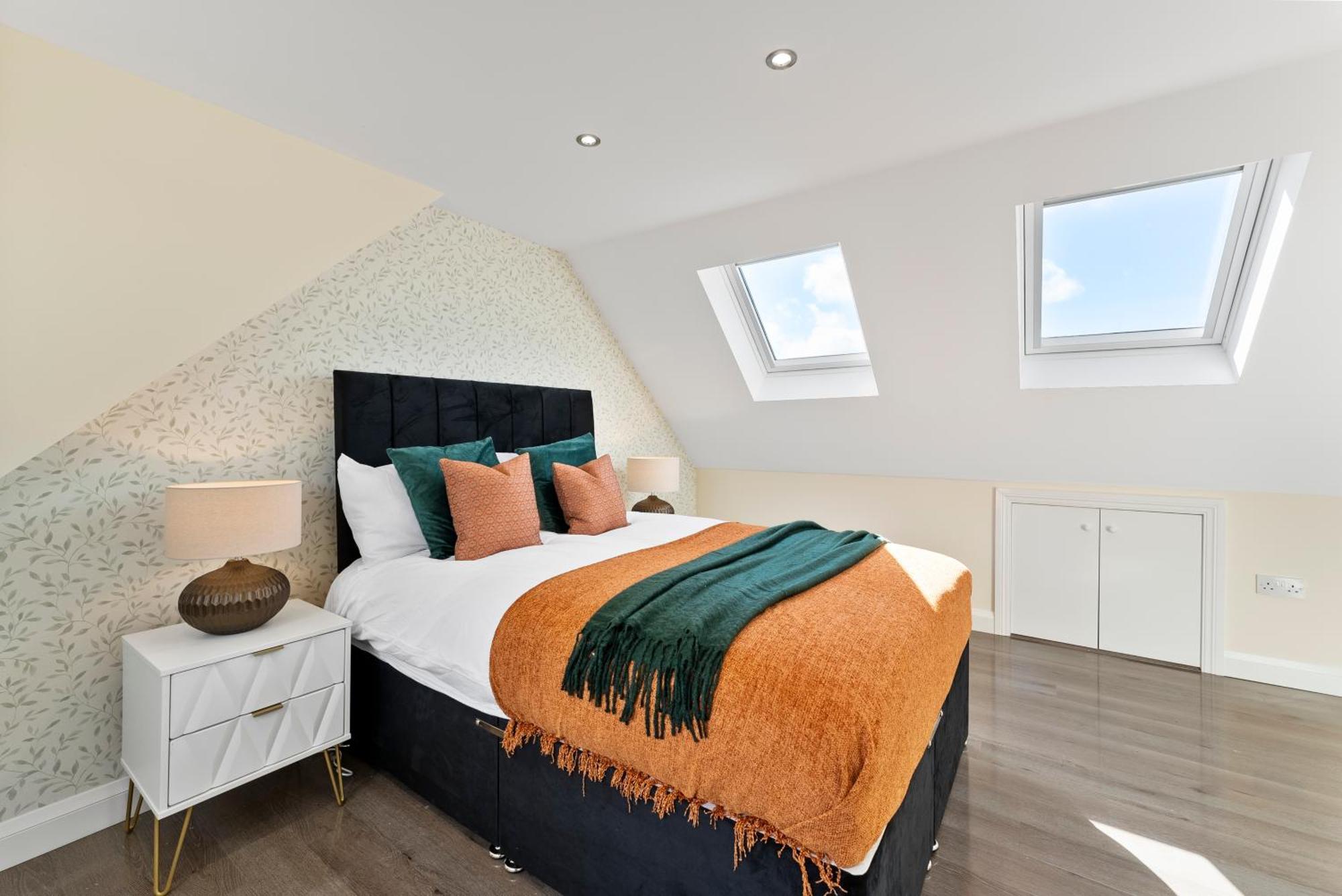Stylish Wembley Gem - Parking -Sleeps 14 Londres Exterior foto