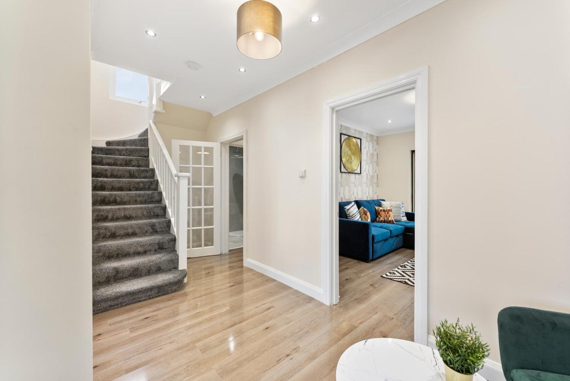 Stylish Wembley Gem - Parking -Sleeps 14 Londres Exterior foto